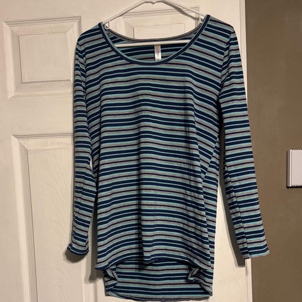 GUC LuLaRoe blue and gray Striped Lynnae Long Sleeve Women's Top